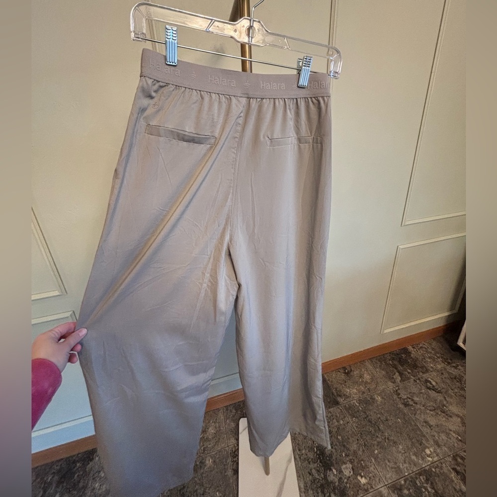 Halara Size Small NWT Waistband Detailing Lightweight Jogger Pants Oversized Fit
